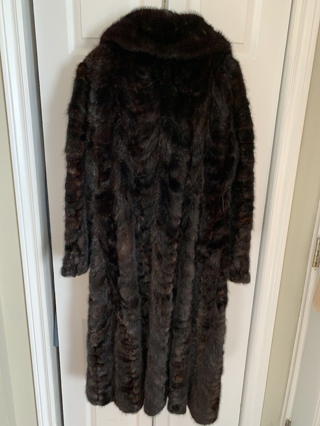 Vintage Black/Brown Real Mink Fur Coat Size Large in Women's - Other in St. Catharines - Image 2