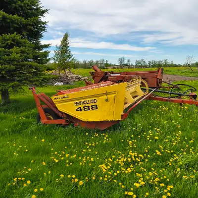 New Holland 488 haybine. Works well . Good rubber rollers . Cut about 3000 acres .