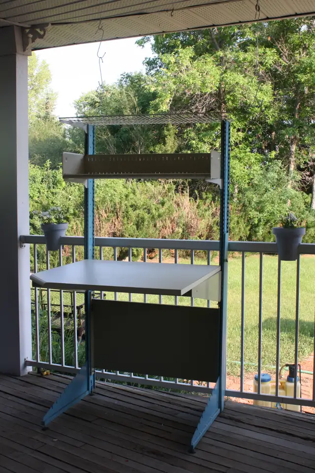 Adjustable Height Potting table/stand in Outdoor Tools & Storage in Regina - Image 8