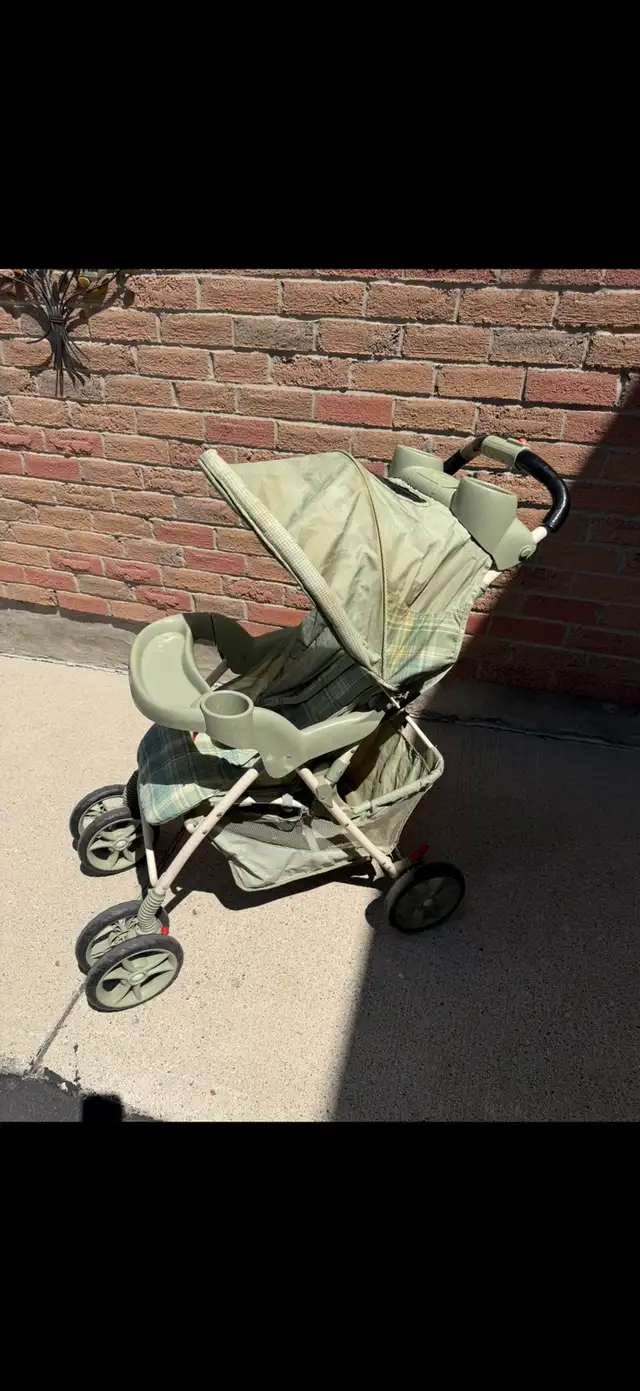 Stroller With Attachable Baby Seat in Other in Mississauga / Peel Region - Image 8