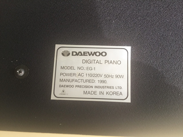 BABY GRAND DAEWOO DIGITAL PIANO in Pianos & Keyboards in Hamilton - Image 2