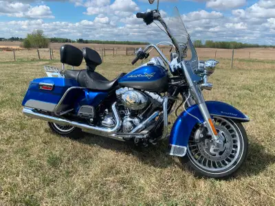 Well maintained with cruise control, ABS, LI battery and lots of chrome.