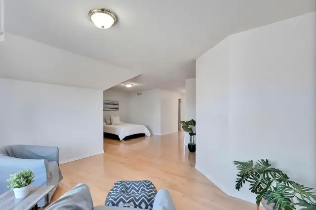 All inc. spacious masterbedrm w/walkin closet/ensuite romantub63782601693185122