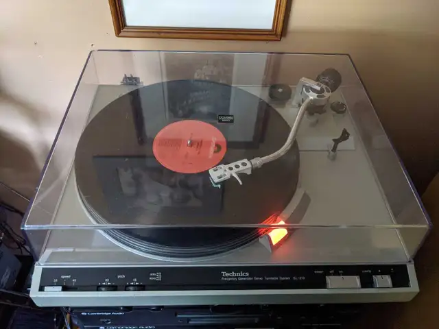 Technics SL-210 Turntable in Stereo Systems & Home Theatre in City of Toronto - Image 2