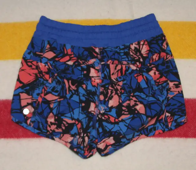 LULULEMON TRACKER SHORT IV PAINT STORM HARBOR BLUE MULTI BLACK 4 in Multi-item in City of Toronto - Image 8
