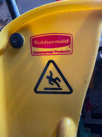 Rubbermaid Commercial Wringer Mop Bucket 
