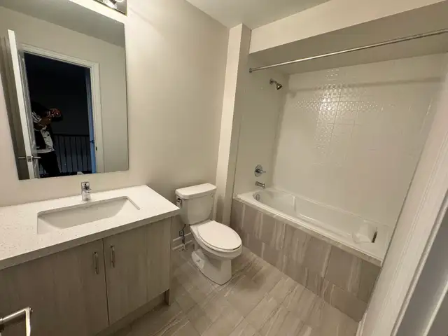 Room on rent on sharing basis on  upper floor in Room Rentals & Roommates in Mississauga / Peel Region - Image 6