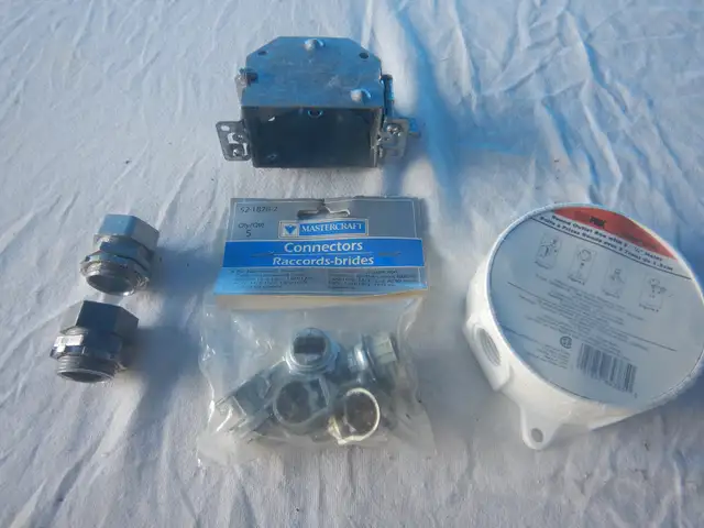 ELECTRICAL BOXES / CONNECTORS476381964403353600