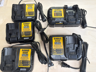Chargeurs de batteries Dewalt neufs, View more