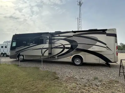 2008 Tiffin Phaeton QDL motorhome with 8.3 Cummins 360 hp engine. 150000 km in very good condition....