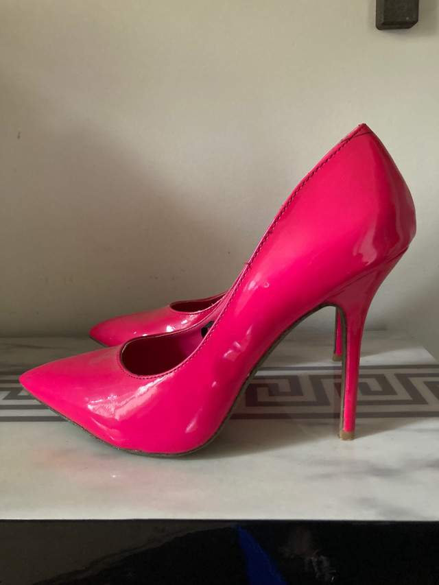 Heels talons size 9 - 40 eur dans Femmes - Chaussures  à Ville de Montréal - Image 2