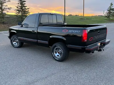 *Low Mile* 1990 Chevrolet 1500 Sport Truck, 21K original miles, short box, all original other than t...