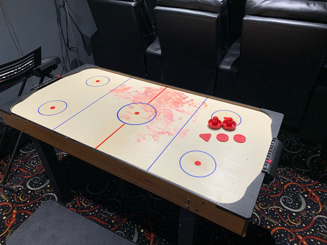 Air hockey table in Toys & Games in Oshawa / Durham Region