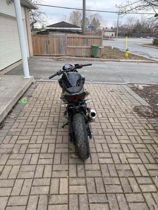 2023 Kawasaki Z400 ABS in Sport Bikes in Oakville / Halton Region - Image 4
