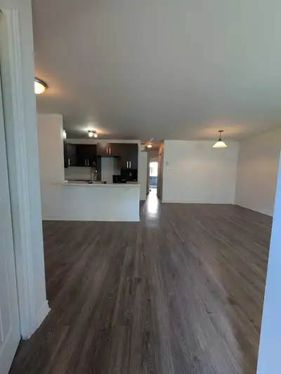 - 2 Beds 1 Bath - Situated on Boul Gareau, Longueuil - Available Now - AC , Outdoor parking - Pet Fr...
