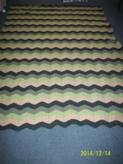 wool bed homemade knit crochet blanket / couverture au crochet, View more