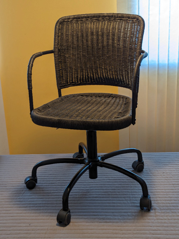 Five-castered black office chair in Chairs & Recliners in Edmonton