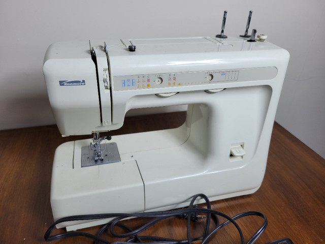 Kenmore 385 Free Arm Sewing Machine in Hobbies & Crafts in Cole Harbour - Image 2