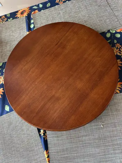 Rotating wooden table diameter 22 in Gently used Pick up only Hampton area Cash please