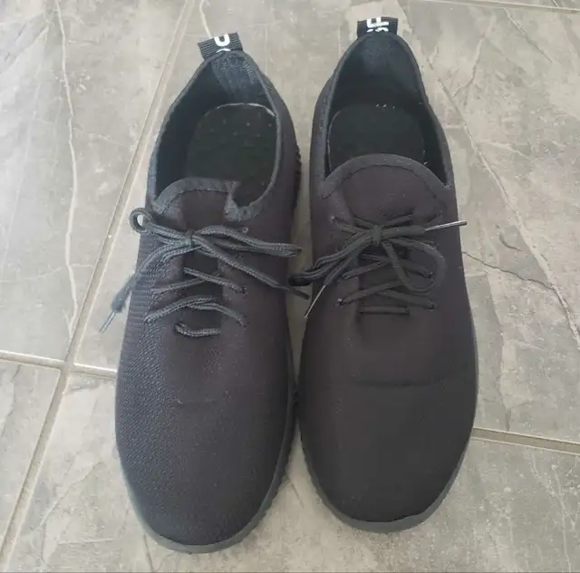 Women's sport shoes- size 7 in Women's - Shoes in Mississauga / Peel Region - Image 2