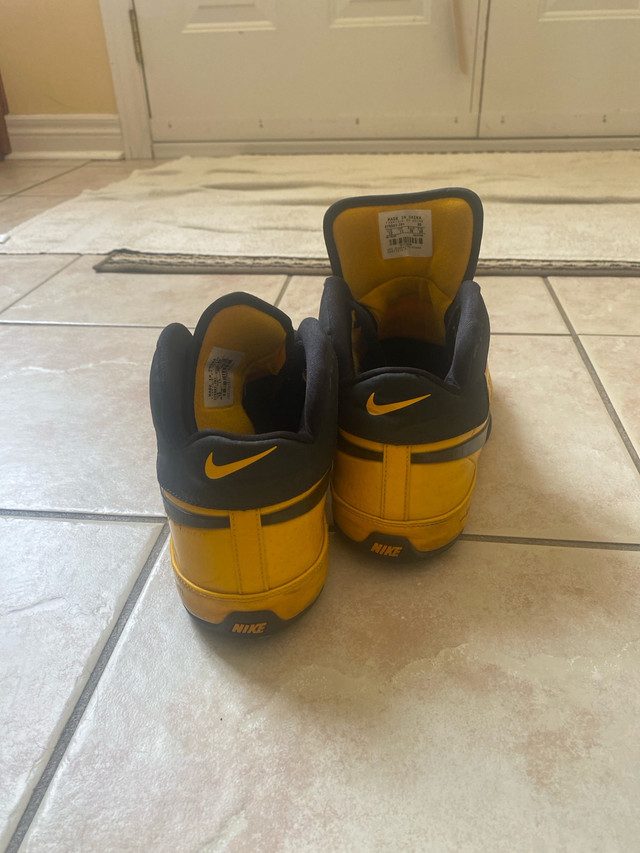 Nike Air Zoom Shiny Yellow in Men's Shoes in Mississauga / Peel Region - Image 3