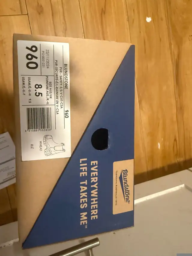 bloodstone work boots in Men's in Owen Sound - Image 4