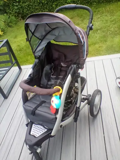 Poussette Graco 3 roues de sport avec protège pluie +accessoires, View more