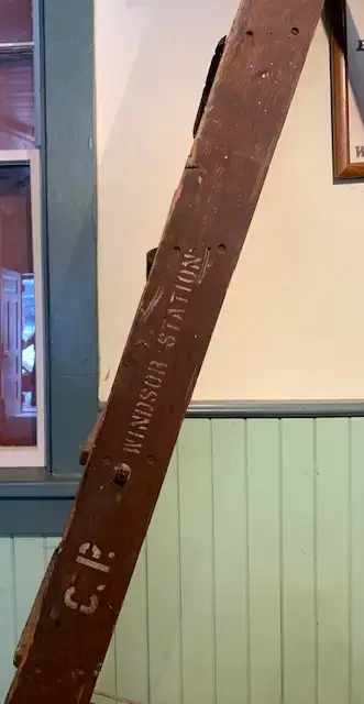 TR0001 Antique C.P.R. Wooden 8.5' Step Ladder Windsor ON Station in Arts & Collectibles in City of Toronto - Image 4