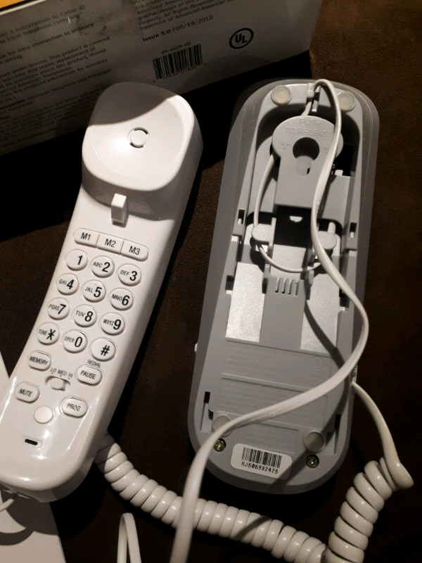 Corded landline telephone land line phone in Home Phones & Answering Machines in Hamilton - Image 3