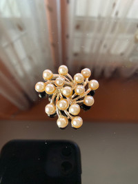 VINTAGE EMMONS FAUX PEARLS GOLD TONE  BROOCH