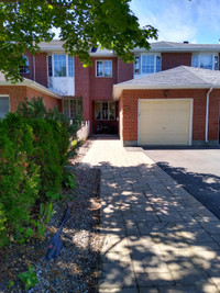 Townhouse available in Kanata Available July 1st