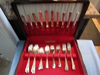 5 Sets of 1935 "REVELATION" silverware in Arts & Collectibles in Yellowknife - Image 3