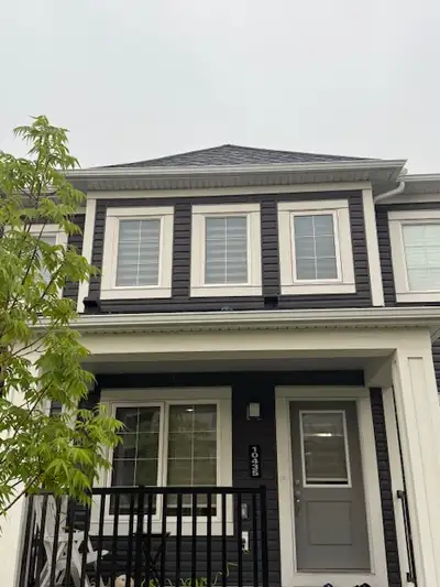 Townhouse for lease $2200 ( Cityscape)