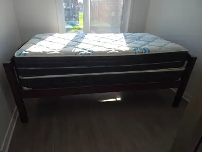 Lit et matelas simple, View more