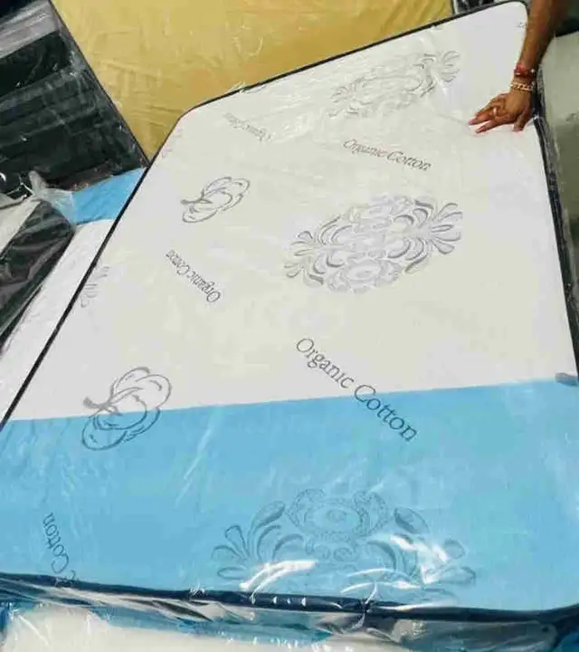 matelas avaliable in Beds & Mattresses in City of Montréal - Image 2