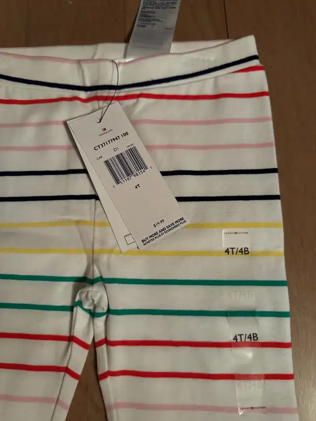 girls size4 full size leggings brand new in Clothing - 4T in Edmonton - Image 3