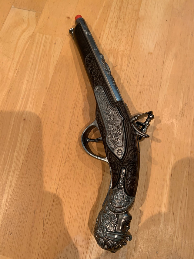 Toy pirate gun in Costumes in Oshawa / Durham Region - Image 2