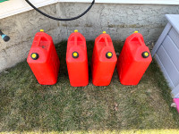 Plastic 20 liter gas cans 