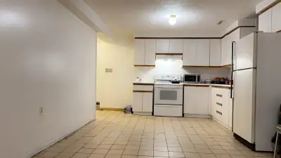 room for rent (girls or couple)