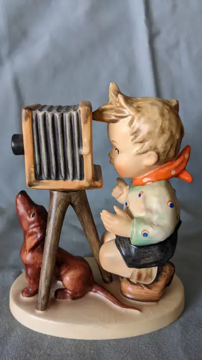 Hummel #178 The Photographer TMK5 4.75"h.