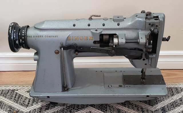 Singer Industrial Sewing Machine 211G165 in Arts & Collectibles in Barrie