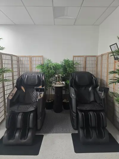 Im selling 1 or 2 chairs which I used for business. Its pretty brand new and been used less than 5 t...