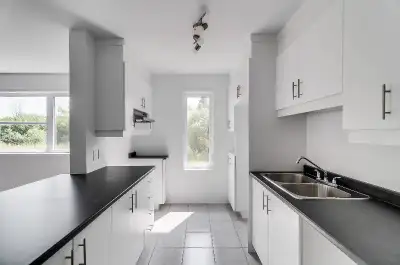 FREE JULY Rent ! 2 bedroom apartment