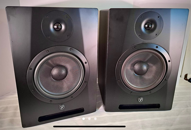 Yorkville YSM8 Studio Monitor Speakers - Pair in Pro Audio & Recording Equipment in Calgary