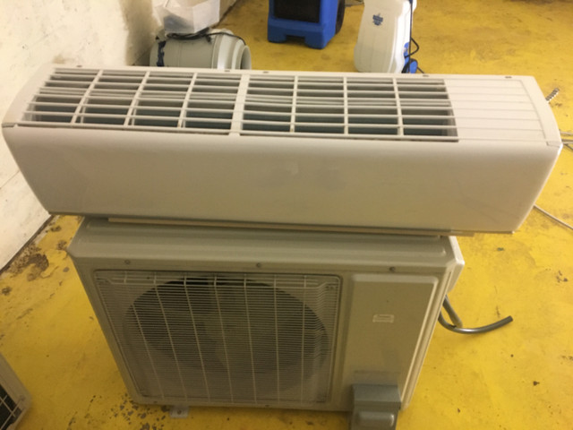 Splittie AC units in Heaters, Humidifiers & Dehumidifiers in Owen Sound