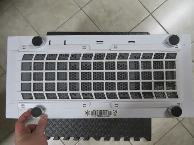 Fractal Design Define R5 Computer Case (White, solid panel) in System Components in St. Catharines - Image 9