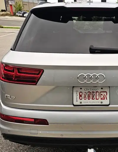 -Sleek silver Audi Q7 Automatic 3.0 TFSA Quattro Progressive Body Style- SUV Drivetrain - AWD Transm...