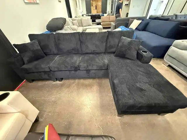 4 Seater sectional couch sectional sofa in Couches & Futons in Kingston - Image 2
