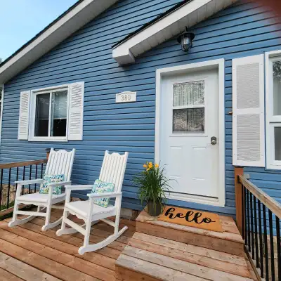 Fully furnished 3 bedroom, 2 bath house near the beach. Modern appliances, gas fireplace, dishwasher...