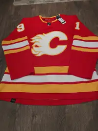 Calgary Flames - Nazem Kadri autographed jersey - authenticated